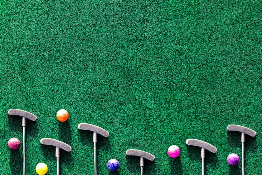 mini golfing kid-friendly activities near sandbridge